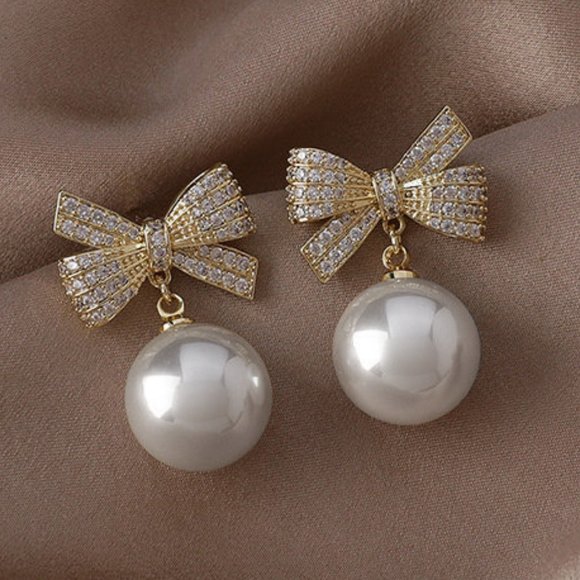Jewelry - Gold Pearl Bow Earrings